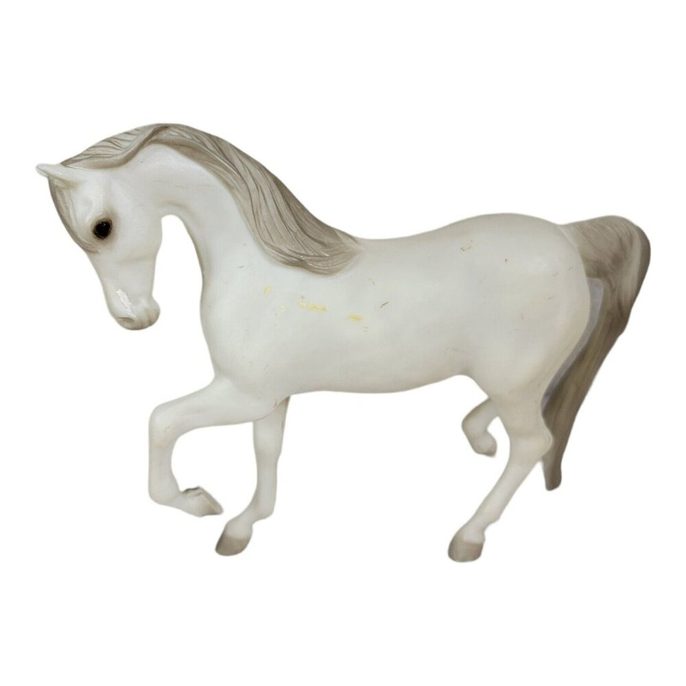Traditional Breyer Horse. Prancing‎ White Mare. Reeves Intl 1986. 12 x 9